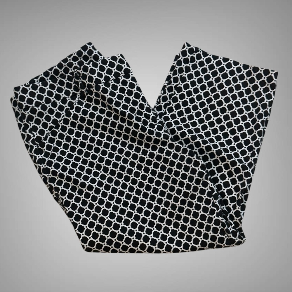 NEW DIRECTIONS CROPPED PANTS SIZE 8 PETITE